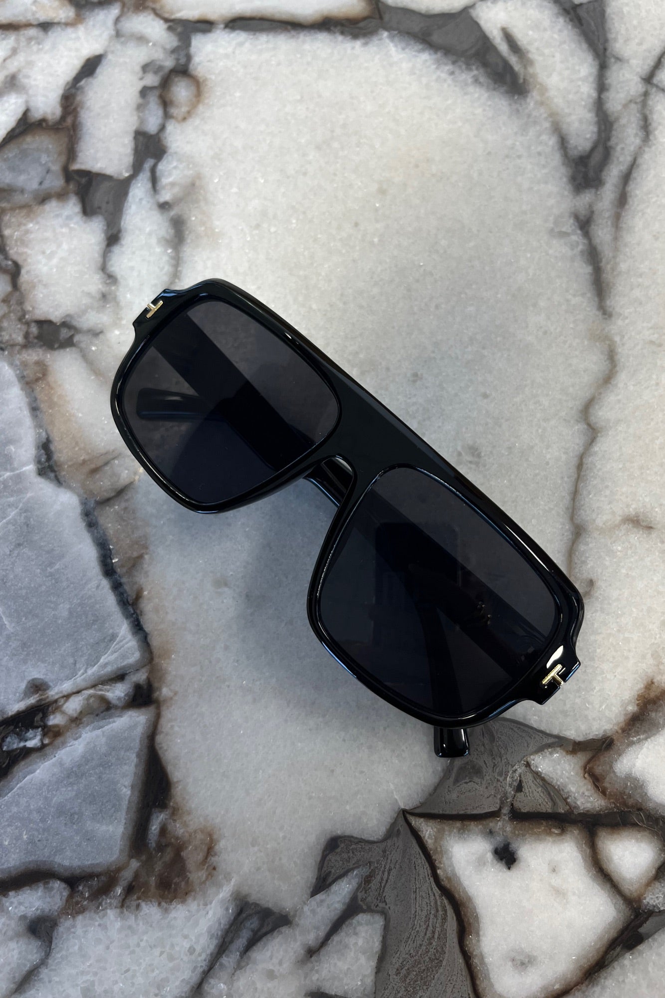 8978-1 Black